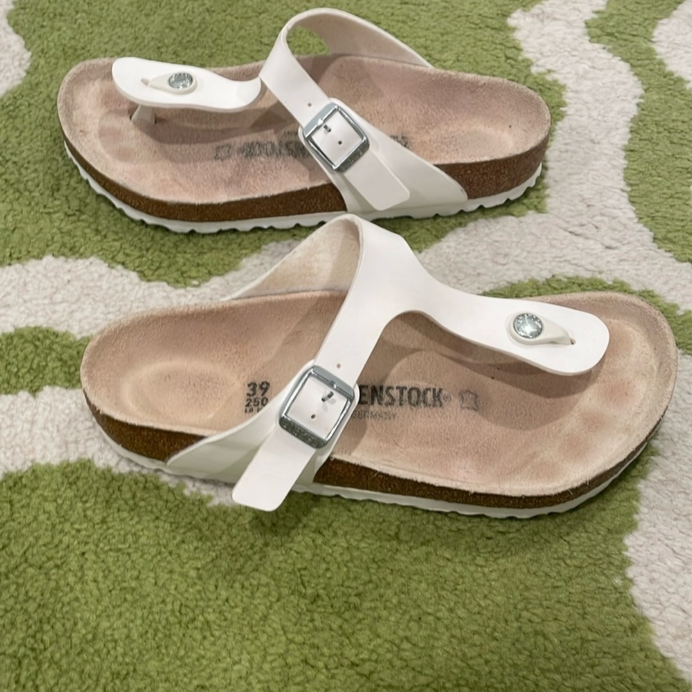 Birkenstock White Sandals EUC Size 39 / 8.5-9